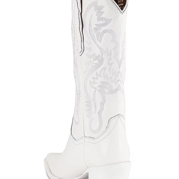 BRAND NEW Dagget Boot in White Combo
Jeffrey Campbell NWT - Picture 4 of 11